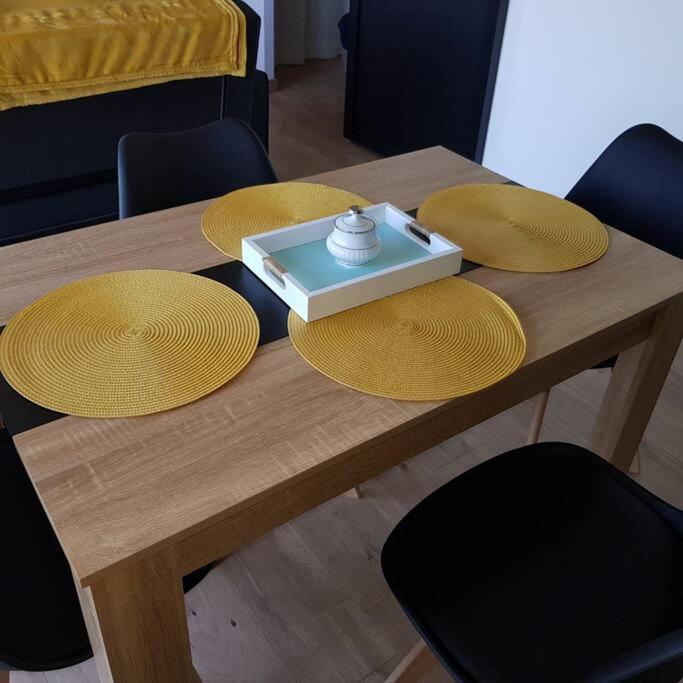 Apartment Avec Terrasse Au Calme Jayat